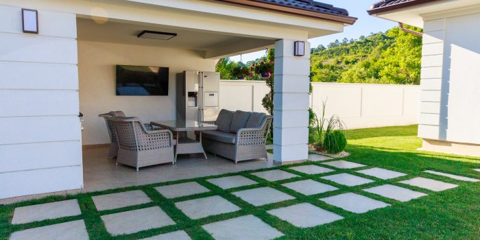 gradini relaxare Proiectare și asistență Peisagistică, Amenajare grădină, Amenajare spatii verzi industriale, Rulouri de gazon, Sisteme de irigații profesionale, Iluminat arhitectural pentru grădină, Întreținere spații verzi, Defrisare terenuri, Acoperisuri verzi