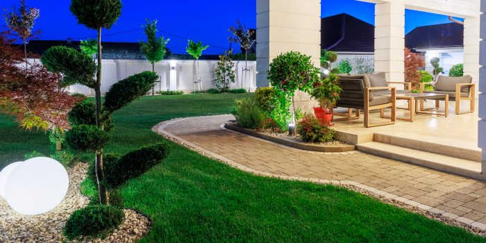 amenajari gradini Proiectare și asistență Peisagistică, Amenajare grădină, Amenajare spatii verzi industriale, Rulouri de gazon, Sisteme de irigații profesionale, Iluminat arhitectural pentru grădină, Întreținere spații verzi, Defrisare terenuri, Acoperisuri verzi