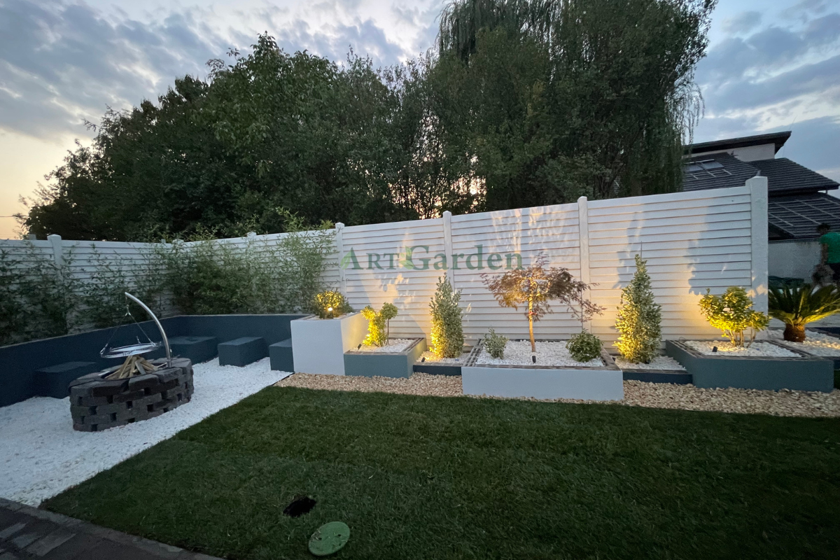 Proiectare și asistență Peisagistică, Amenajare grădină, Amenajare spatii verzi industriale, Rulouri de gazon, Sisteme de irigații profesionale, Iluminat arhitectural pentru grădină, Întreținere spații verzi, Defrisare terenuri, Acoperisuri verzi