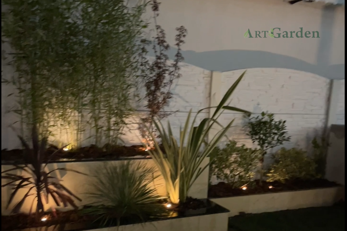 Proiectare și asistență Peisagistică, Amenajare grădină, Amenajare spatii verzi industriale, Rulouri de gazon, Sisteme de irigații profesionale, Iluminat arhitectural pentru grădină, Întreținere spații verzi, Defrisare terenuri, Acoperisuri verzi