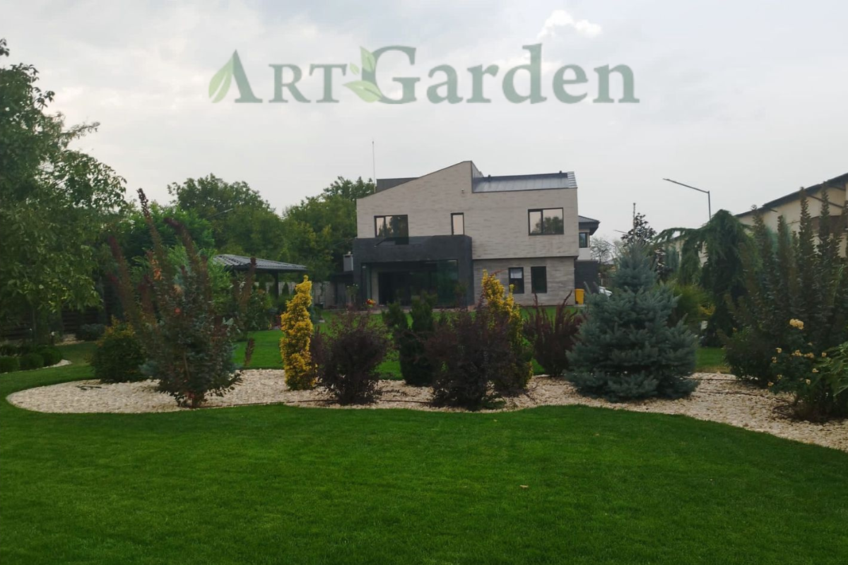 Proiectare și asistență Peisagistică, Amenajare grădină, Amenajare spatii verzi industriale, Rulouri de gazon, Sisteme de irigații profesionale, Iluminat arhitectural pentru grădină, Întreținere spații verzi, Defrisare terenuri, Acoperisuri verzi