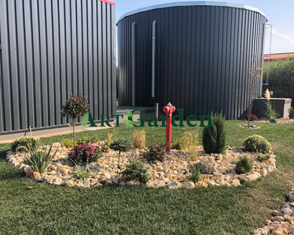 Proiectare și asistență Peisagistică, Amenajare grădină, Amenajare spatii verzi industriale, Rulouri de gazon, Sisteme de irigații profesionale, Iluminat arhitectural pentru grădină, Întreținere spații verzi, Defrisare terenuri, Acoperisuri verzi